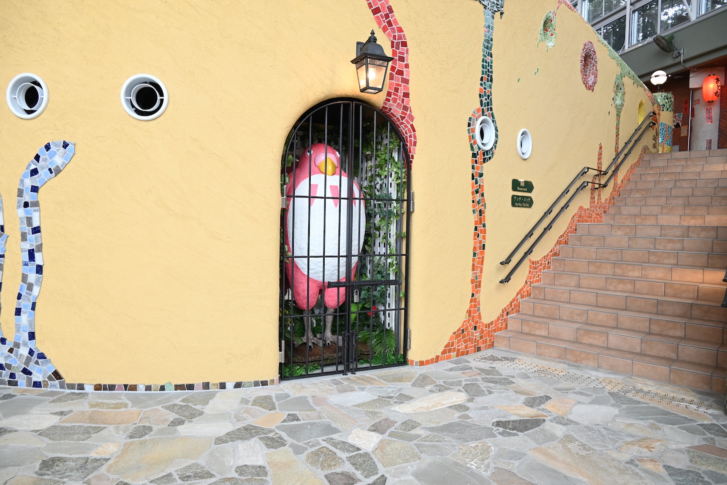 「ジブリの大倉庫」に新たに展示されたインコマン。