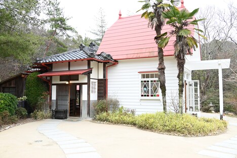 「どんどこ森」の「サツキとメイの家」。