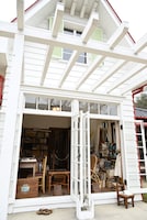 「どんどこ森」の「サツキとメイの家」。