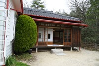 「どんどこ森」の「サツキとメイの家」。