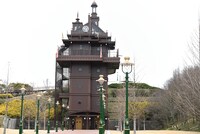 「青春の丘」にある「エレベーター塔」。