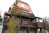 「青春の丘」にある「地球屋」。