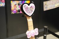 プリズムレインボーギター（開発中のもの）。