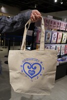 イベントオリジナルアイテムのトートバッグ。