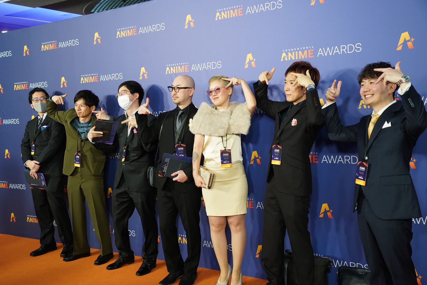 平牧大輔監督（中央）ら「【推しの子】」のスタッフ。