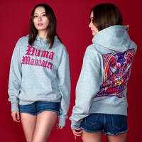 「沼プルオーバーパーカー」の着用イメージ。