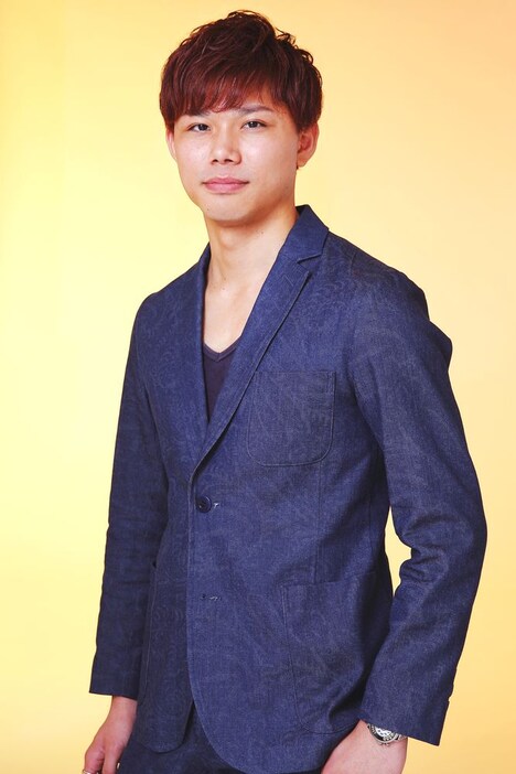 澄尾役の竹内栄治。