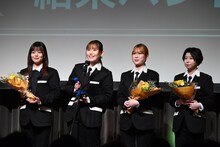 左から鈴代紗弓、長谷川育美、青山吉能、水野朔。