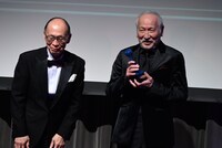 村井國夫（右）