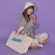 トートバッグの使用イメージ。