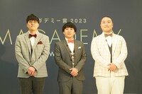 左から菊田竜大、秋山寛貴、岡部大。