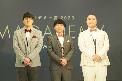 左から菊田竜大、秋山寛貴、岡部大。