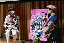 左から吉田尚記アナウンサーと塚原重義監督。