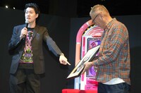 左から粗品、福本伸行。