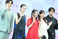 映画「きみの色」製作報告会の様子。