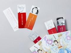 スキップとローファー」10巻発売記念、37色の“赤面シーン”広告が渋谷 