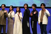 左から伊藤昌弘、美波わかな、岩田陽葵、川島零士、森嶋秀太、「Shadowverse EVOLVE」公式アンバサダーのRiowh。