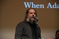 「アダムが変わるとき」のジョエル・ヴォードロイユ監督。