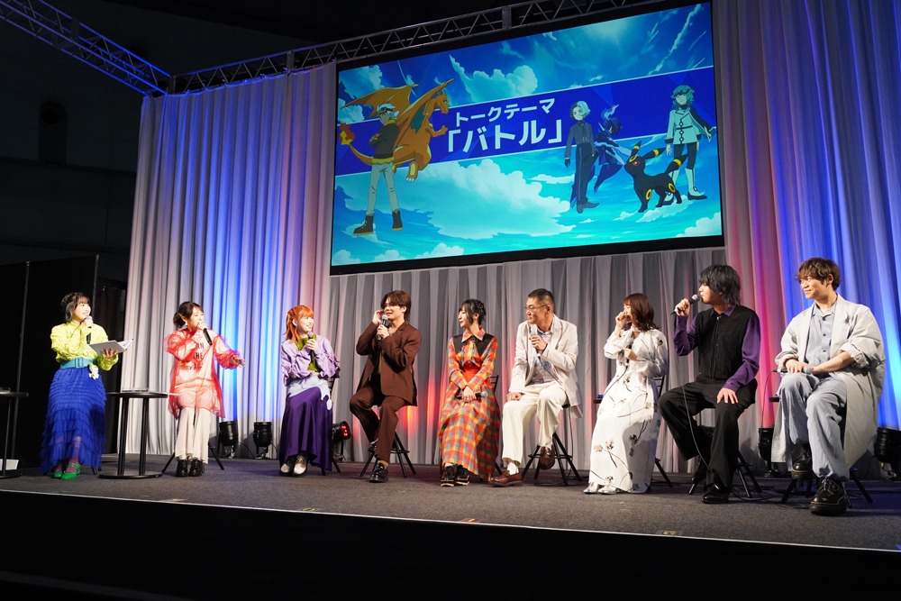 左から鈴木みのり、寺崎裕香、青山吉能、八代拓、佐倉綾音、三宅健太、真堂圭、堀江瞬、古川慎。