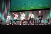 TVアニメ「夏目友人帳」ステージイベントの様子。左から佐藤利奈、堀江一眞、神谷浩史、井上和彦、大森貴弘総監督。