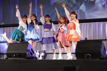 「愛 for you!」を披露するi☆Ris。