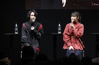 左から市川太一、早見沙織。