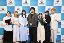 左から司会の森遥香アナウンサー、安野希世乃、早見沙織、中村悠一、悠木碧、喜多村英梨、橘龍丸。
