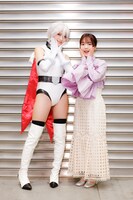 左から桃月なしこ、下地紫野。