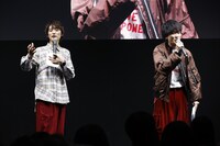 左から司会の吉田尚記アナウンサー、土門竜介役の畠中祐。