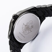 悪魔ほむらモデルの腕時計。