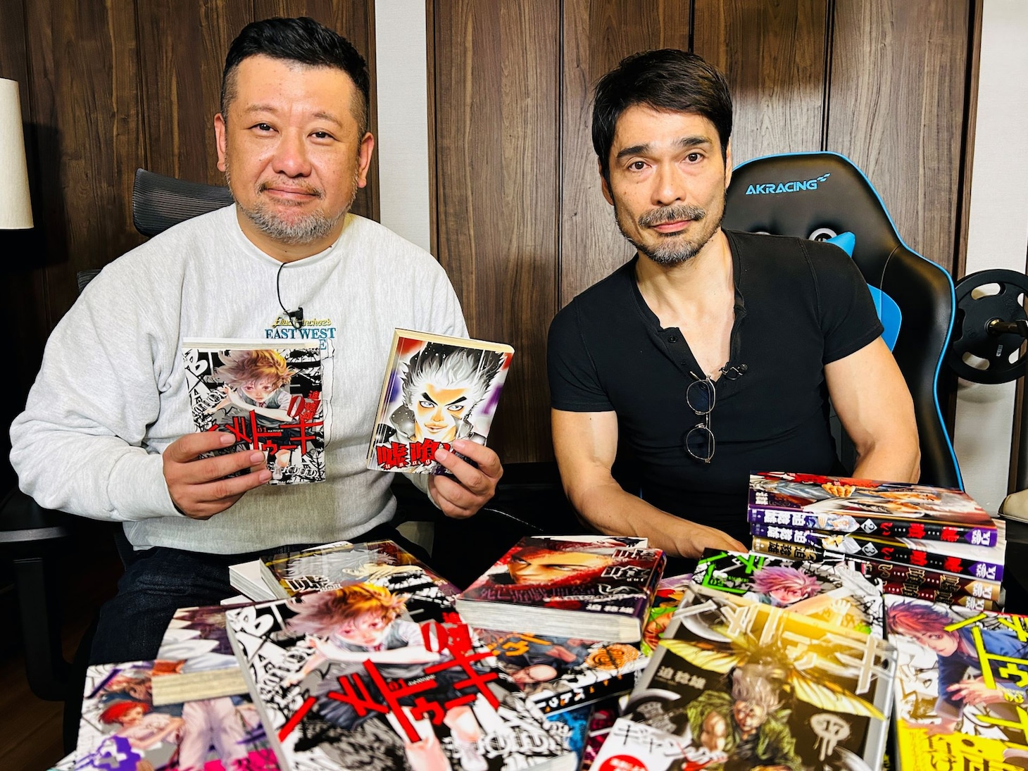 左からケンドーコバヤシ、迫稔雄。