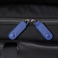 五条悟モデルの長財布。