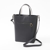 五条悟モデルのバッグ。