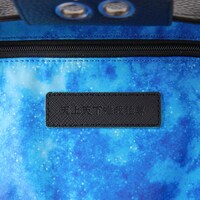 五条悟モデルのバッグ。