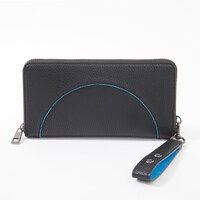 五条悟モデルの長財布。