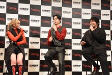 左からファイルーズあい、武内駿輔、中村悠一。