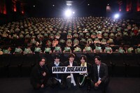 左から島崎信長、千葉翔也、内田雄馬、内山昂輝、鈴木崚汰。