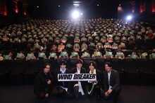 左から島崎信長、千葉翔也、内田雄馬、内山昂輝、鈴木崚汰。