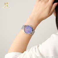 「青春ロケット腕時計」の着用イメージ。