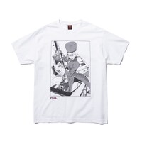 展示される「FLCL × GEEKS RULE SILKSCREEN PRINTING T SHIRT（キツルバミ）」。 (c)IG / GAINAX / KGI