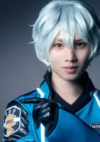 植田圭輔演じる空閑遊真のキャラクタービジュアル。