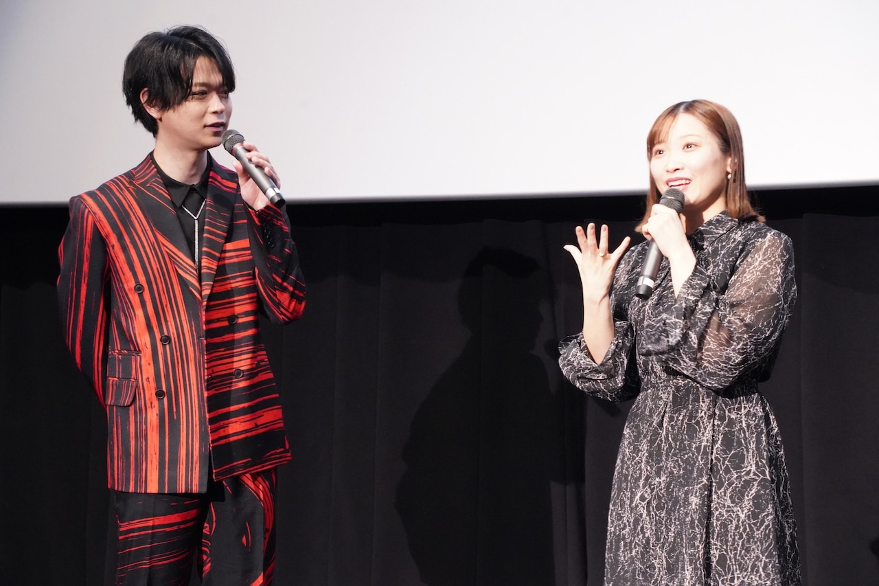 左から土岐隼一、市ノ瀬加那。 - 「ヴァンパイア男子寮」市ノ瀬