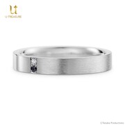 ブラック・ジャックモデルモデルのマリッジリング。