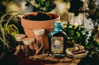 「『ダンジョン飯』オリジナルクラフトコーラ『マンドラコーラ』」