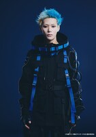 相澤莉多扮する0010／マイナス、リク。