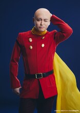 川原一馬扮する007／グレート・ブリテン。