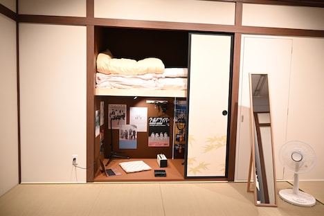 ぼっちの部屋を再現したコーナー。