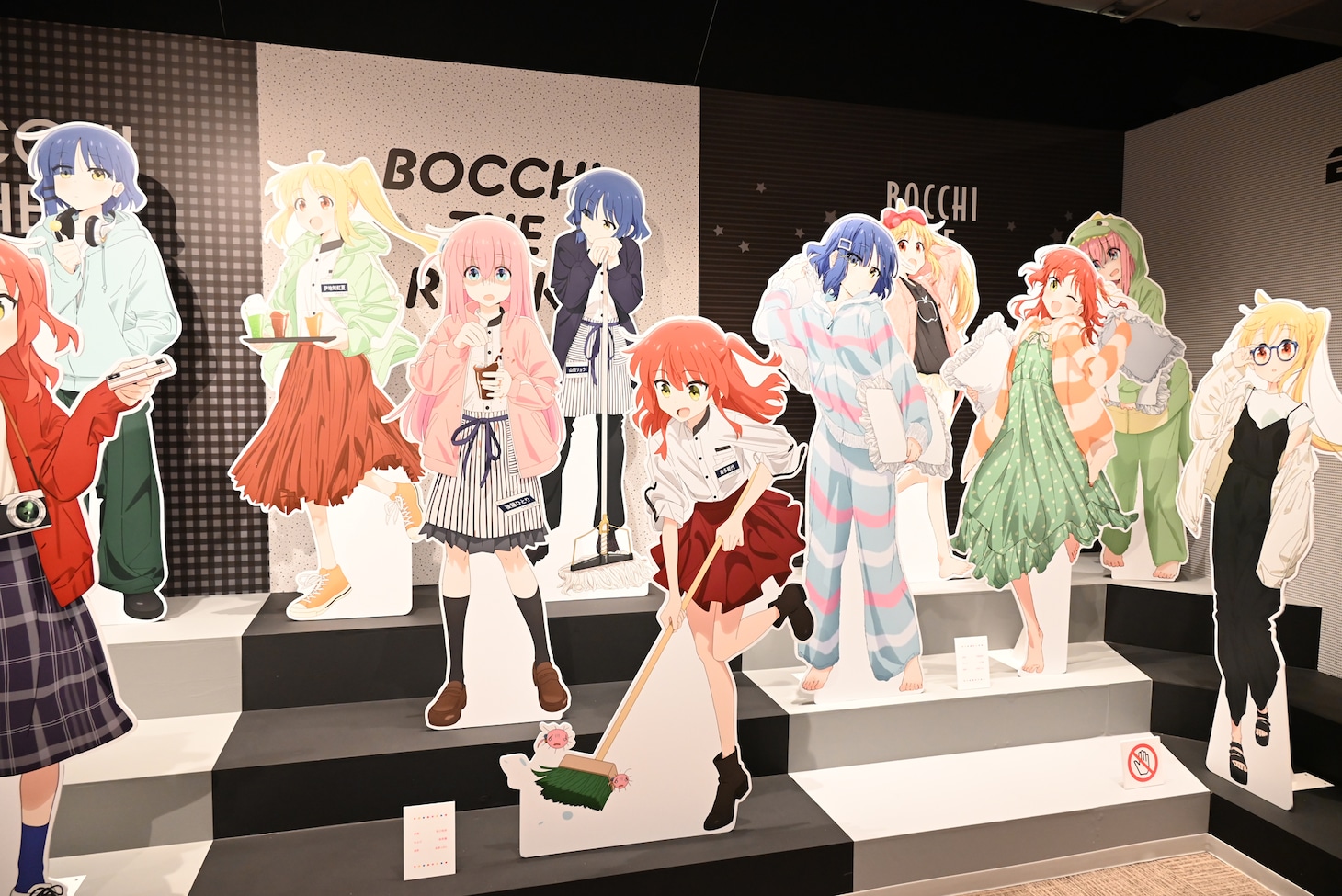 キャラクターのスタンディパネル。