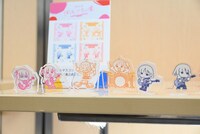 「アニメ『ぼっち・ざ・ろっく！』展」で販売されるグッズ。
