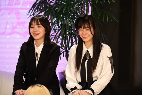 左から私立恵比寿中学の桜井えま、仲村悠菜。